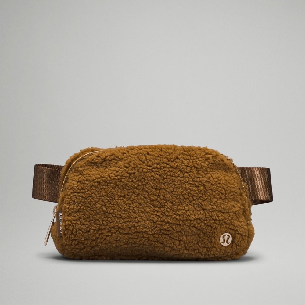 NEW and SOLD OUT lululemon gold / brown everywhere belt bag WITH TAGS